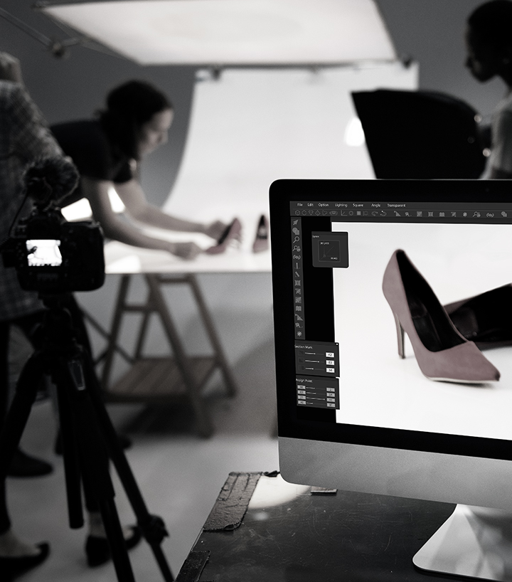 Shooting fotografico di un paio di decolletè da donna per digitalizzare e alimentare l'archivio digitale dell'azienda